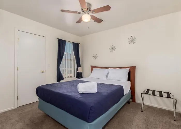 Holiday home Modern 4br Retreat With Game Backyard & Bbq Avondale