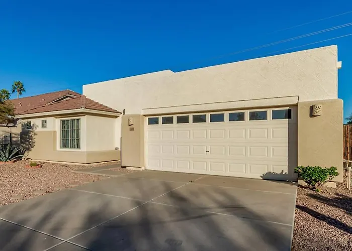 Holiday home Modern 4br Retreat With Game Backyard & Bbq Avondale